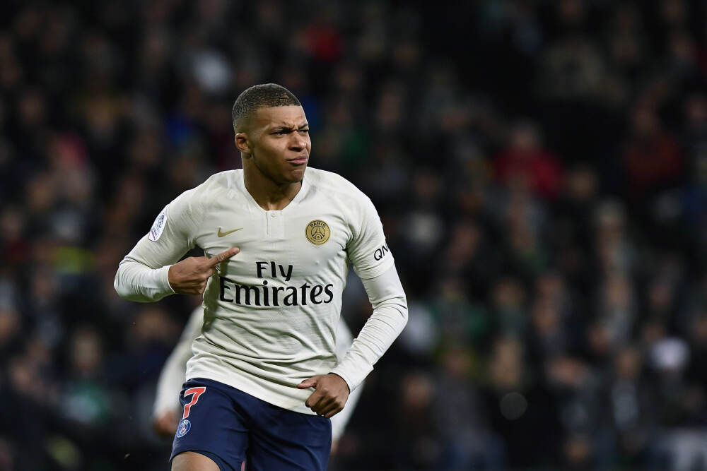 特步国际：2025年特步主品牌零售获低单位数增长